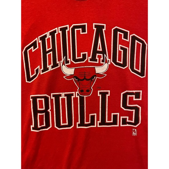 Vintage 90s Chicago Bulls graphic tee - Picture 1 of 5